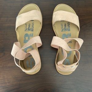 Sorel Ella Sandals in Pink
